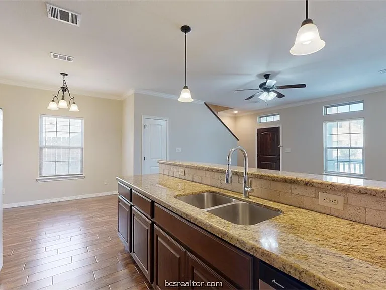 303 Ash St #B — Photo 9