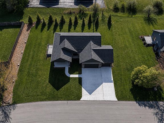 2nd image of 4054 Center Farm Ln