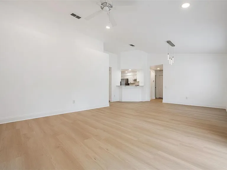 4208 Pine Isle Dr — Photo 19