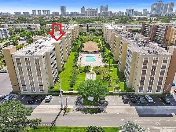 2nd image of 620 NE 12th Ave APT 306