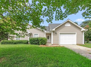 3217 Sparrowhawk Dr, High Point, NC 27265