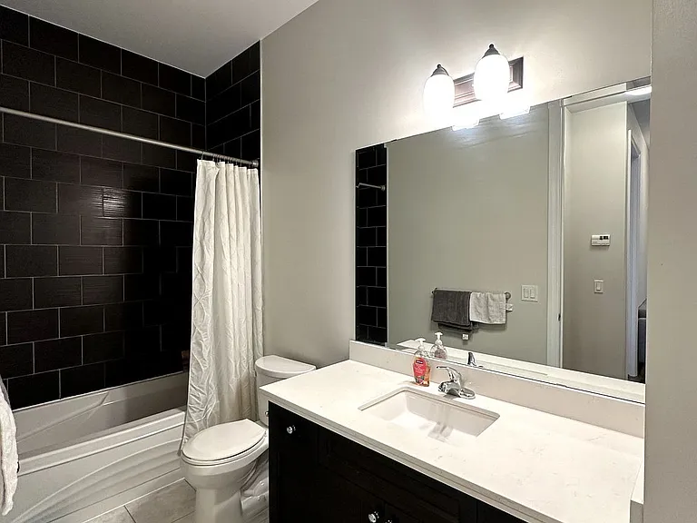 112 King St E #306 — Photo 7