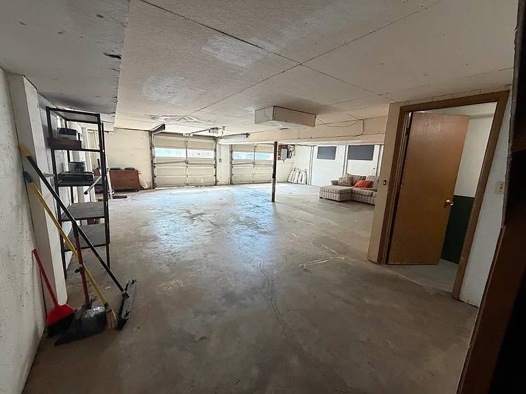 7909 Grandview St — Photo 38