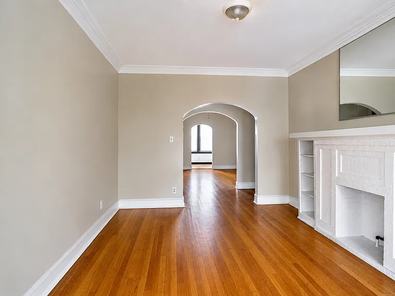 1528 E 74th Pl #1W — Photo 5