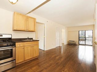 26-27 2nd St #2A, Astoria, NY 11102