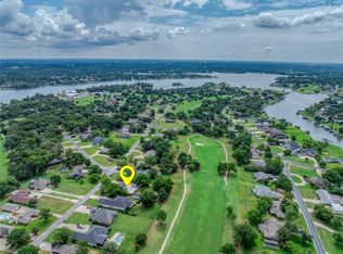 300 Navajo Trl, Lake Kiowa, TX 76240