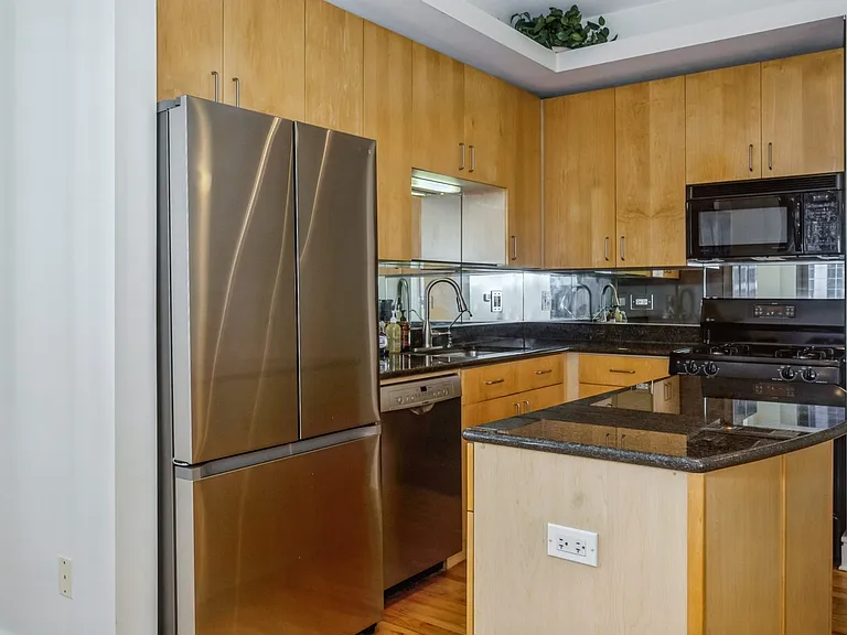 212 W Washington St #1012 — Photo 6