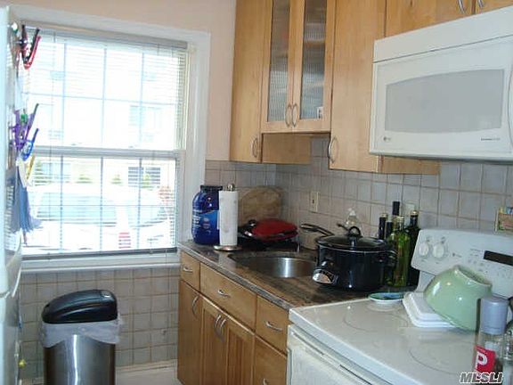 2nd image of 4 Windermere Pl APT 3