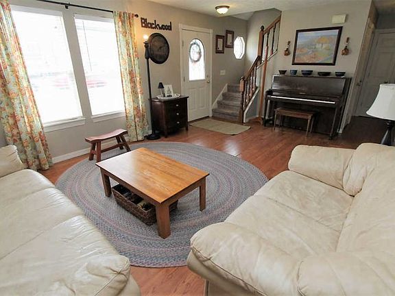 3rd image of 1810 Chenango Pl