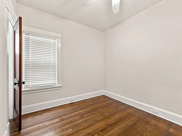 1320 W 64th St — Photo 11
