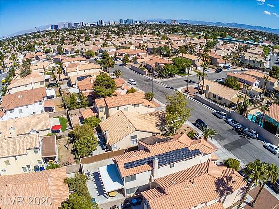 3rd image of 7664 Beverly Hills Dr