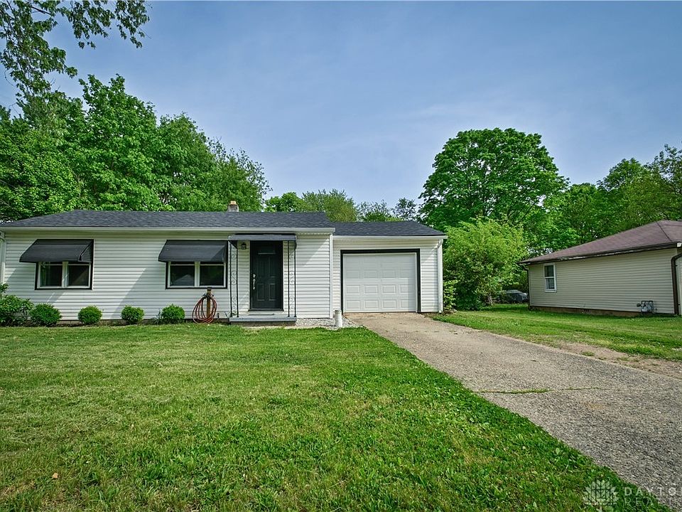 1st image of 158 Willard Ave
