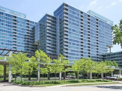 9655 Woods Dr Unit 515, Skokie, IL, 60077