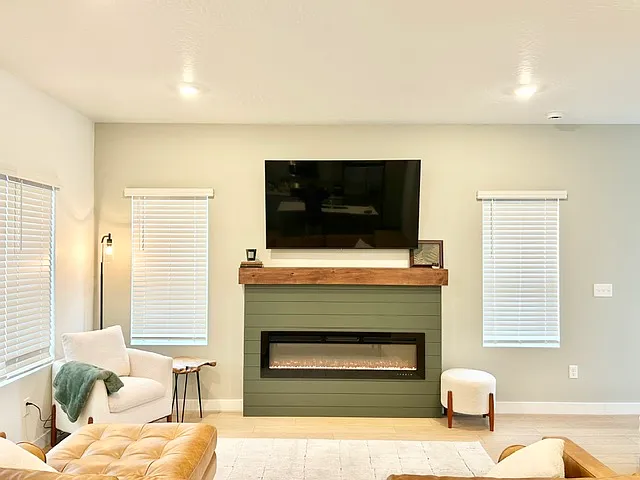 4 bed, 3.5 bath, 2300 sqft, $3,200 — Photo 2