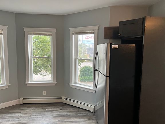 5th image of 1105 Chalkstone Aveunit 3rd Front