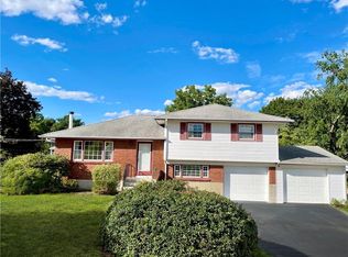 9 Hoke Dr, Stony Pt, NY 10980