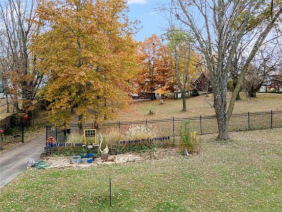 3rd image of 16115 Kountryridge Dr