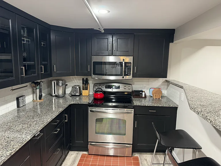171 Foster St #B — Photo 18