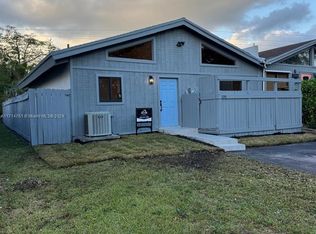 11351 SW 112th Circle Ln N, Miami, FL 33176