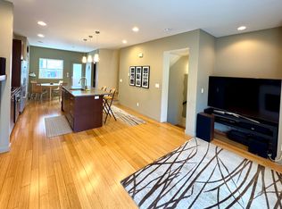 205 27th Ave E APT B, Seattle, WA 98112
