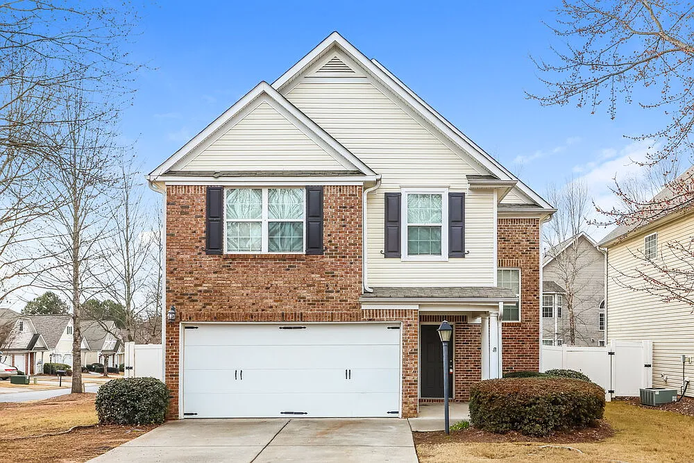 3 bed, 2.5 bath, 1648 sqft, $2,305 — Photo 1