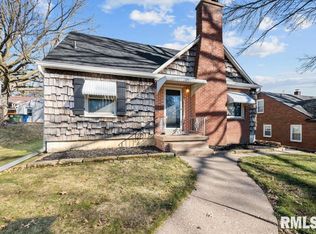 2403 Glen Pl, Davenport, IA 52804