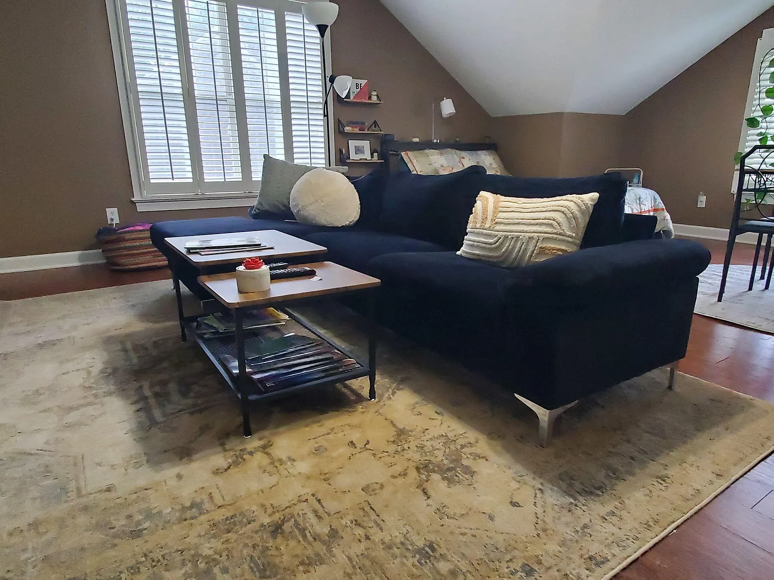 1 bed, 1.0 bath, 2500 sqft, $1,434 — Photo 2