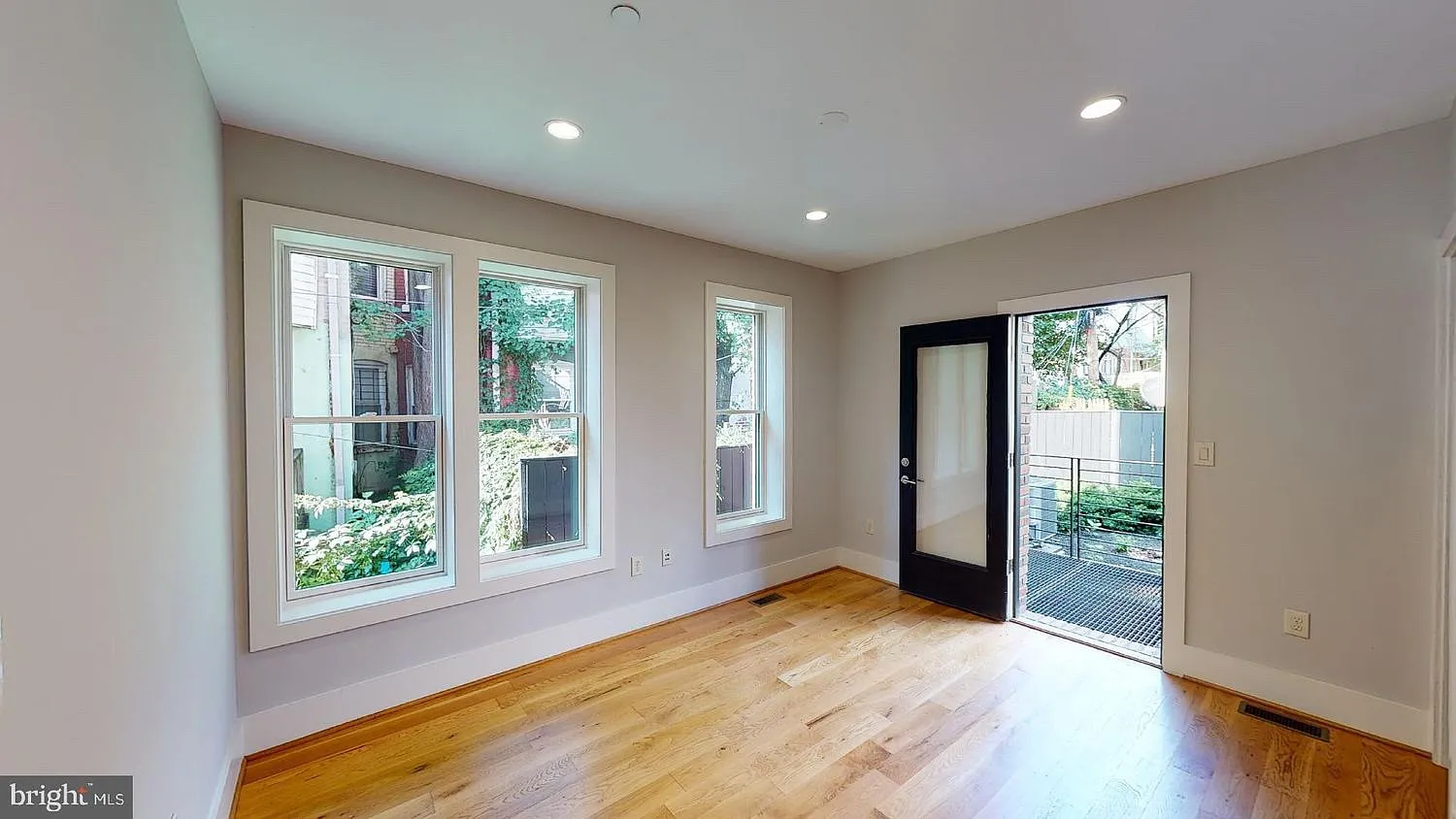 3 bed, 1500 sqft, $4,200 — Photo 4