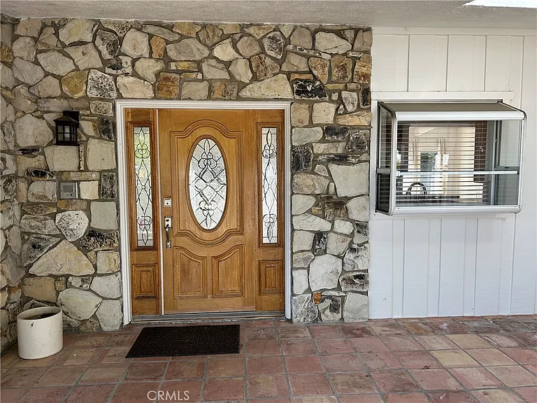 24010 Hatteras St — Photo 2