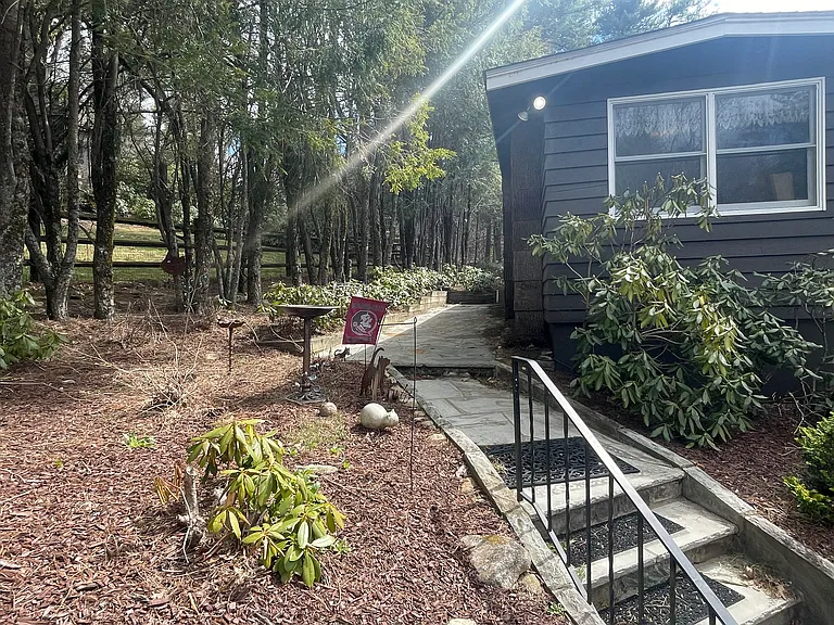 640 Morningside Dr — Photo 8