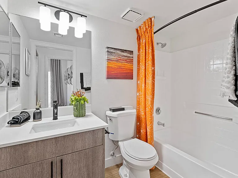The Townhomes at Horizon Ridge, Henderson, NV, Bathroom