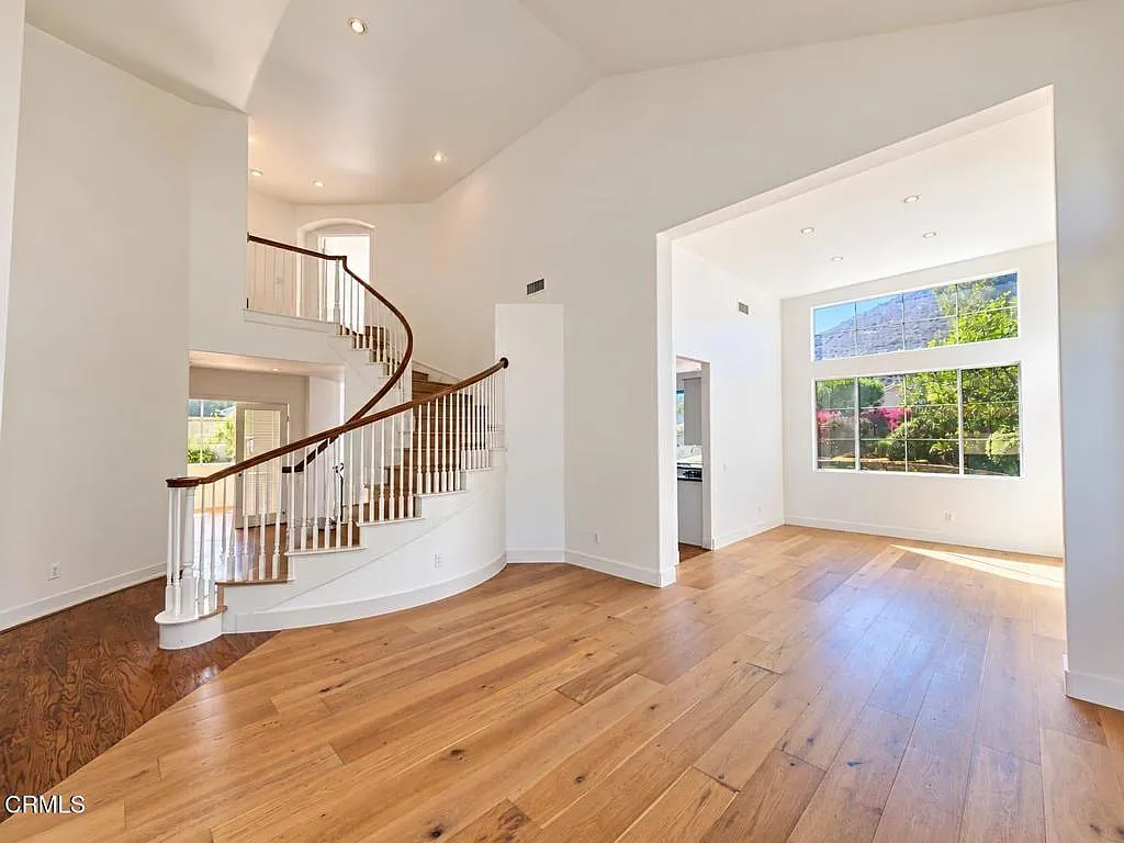 5 bed, 3.0 bath, 2571 sqft, $5,900 — Photo 3