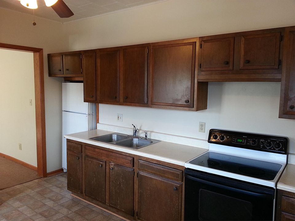 1st image of 527 1/2 W Main St