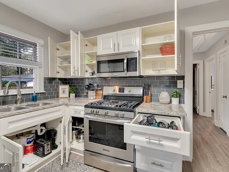 94 Cochran Rd SE — Photo 9