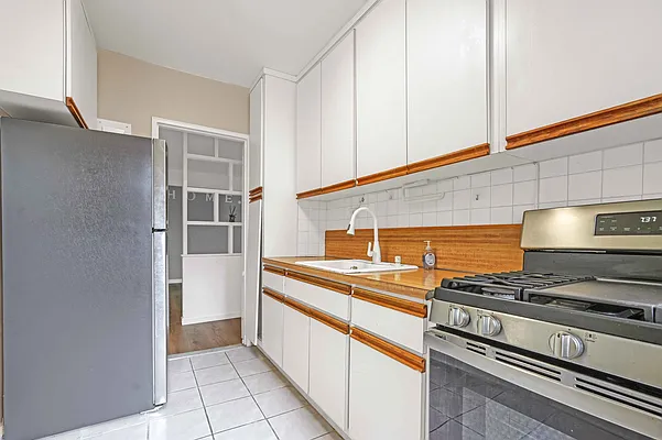 Sold by Chous Realty Group Inc | media 3