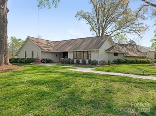 3301 Mountainbrook Rd, Charlotte, NC 28210