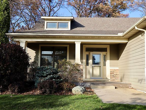 2nd image of 2636 Oak Lawn Dr