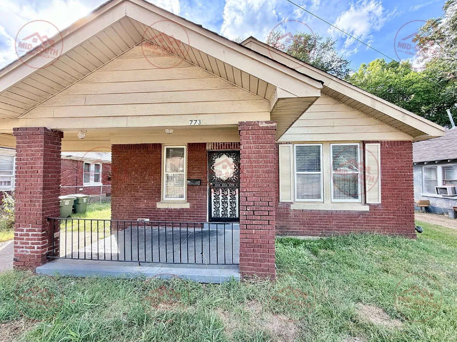 3 bed, 1.0 bath, 1238 sqft, $1,050 — Photo 3