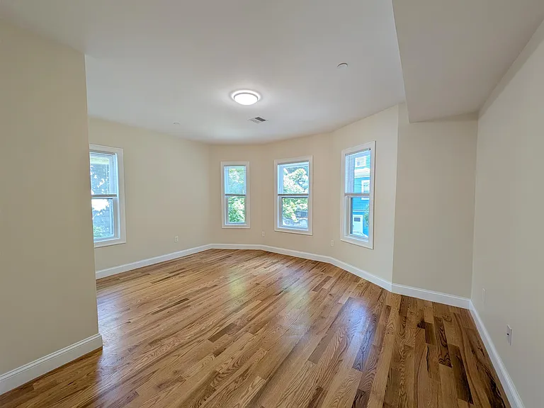 22 Holyoke Rd — Photo 9