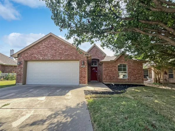 8720 Lariat Cir, Fort Worth, TX 76244