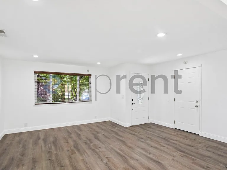 378 Spring Valley Ln — Photo 5