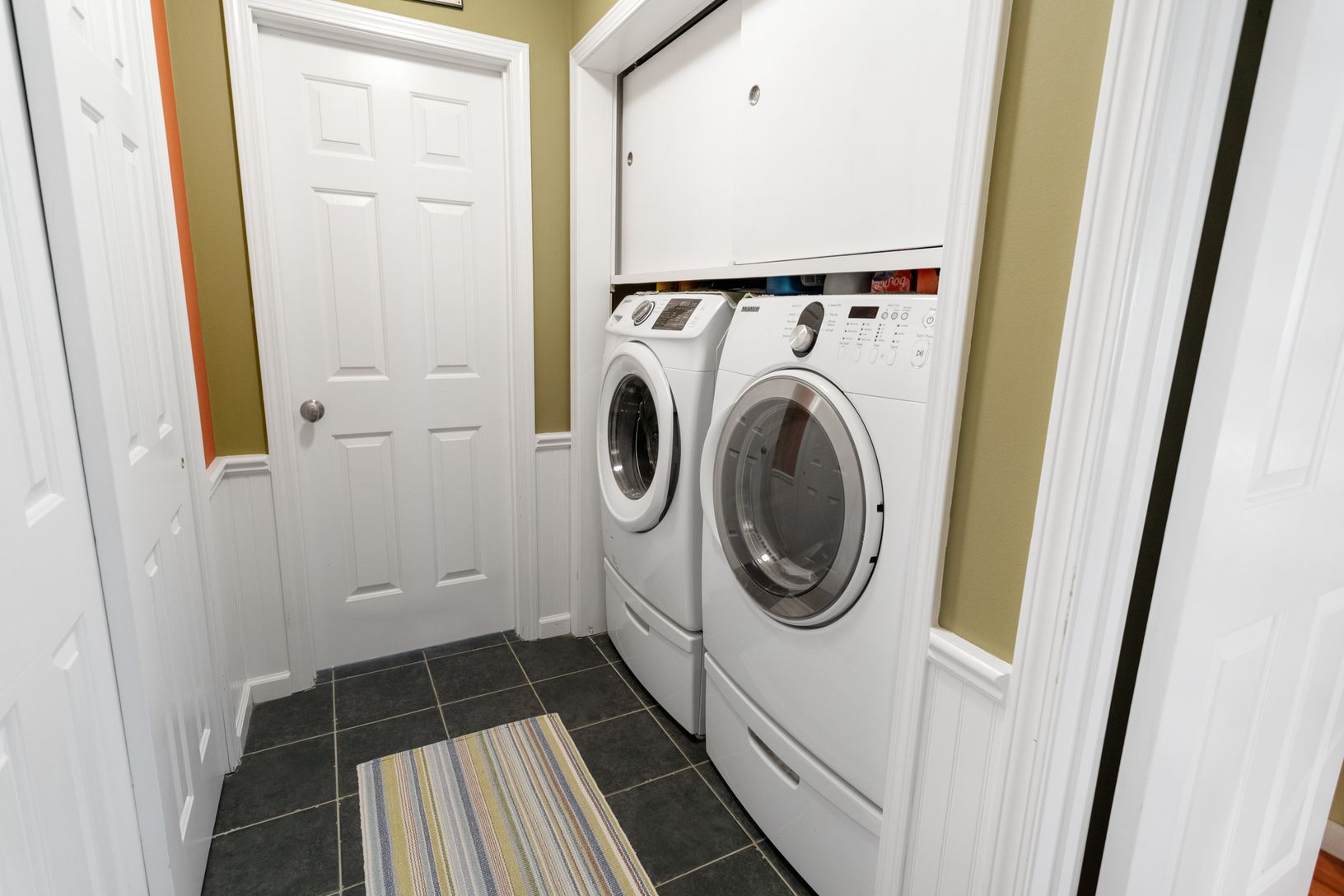  laundry room off kitchen