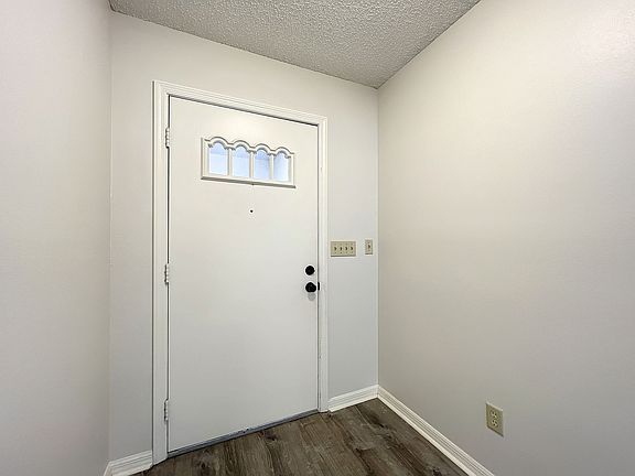 3rd image of 36304 Brendenshire Ct
