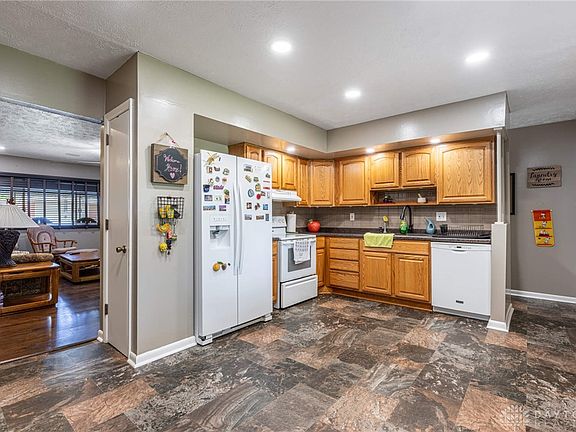 5th image of 6045 Deerfield St