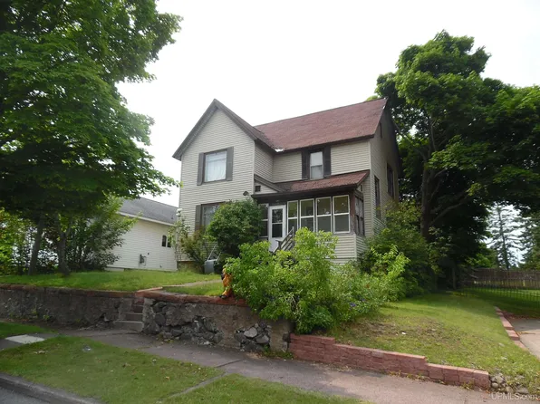 141 Pewabic St, Laurium, MI 49913