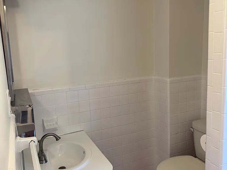 15 Sunset Ave — Photo 16