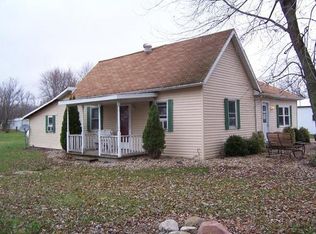 213 W Rice St, Hidalgo, IL 62432