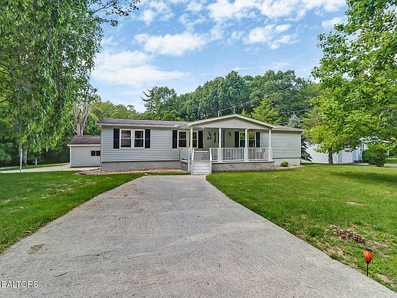 2nd image of 20 Robin Hood Ln