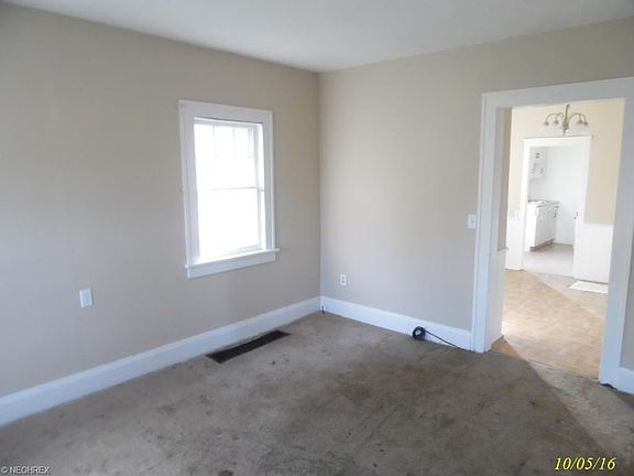 4th image of 21100 North St