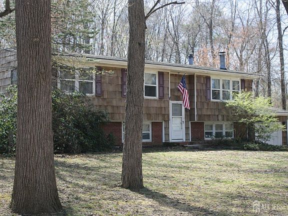 3rd image of 398 Pleasant Valley Rd